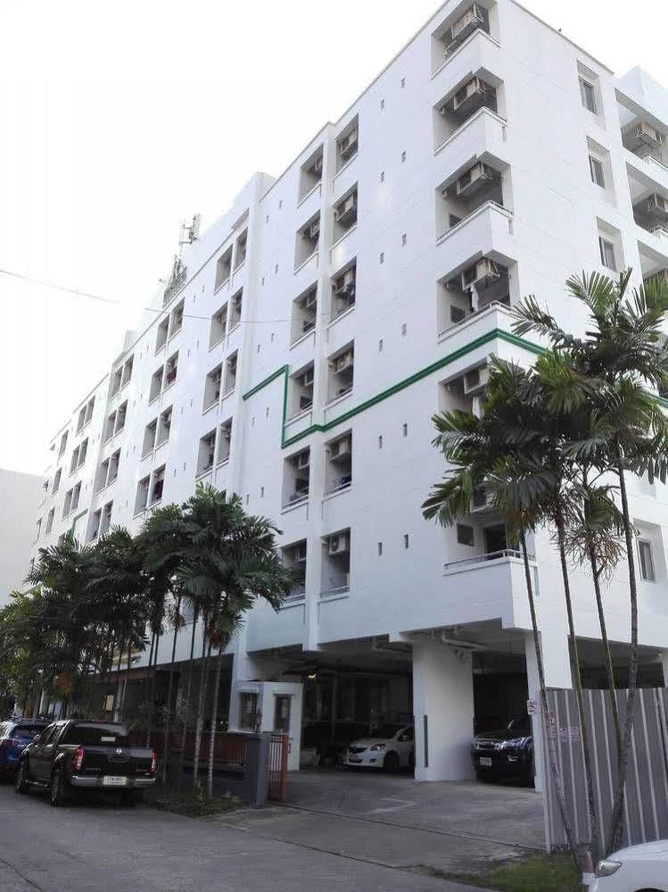 Ritratana Apartment Bangkok Exterior photo